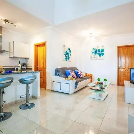 Puerto Del Carmen Sleeps 6 Pool Air Con Wifi Vila