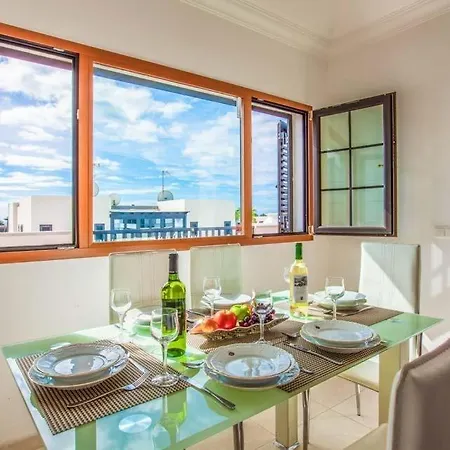 Puerto Del Carmen Sleeps 6 Pool Air Con Wifi Willa Puerto del Carmen (Lanzarote)